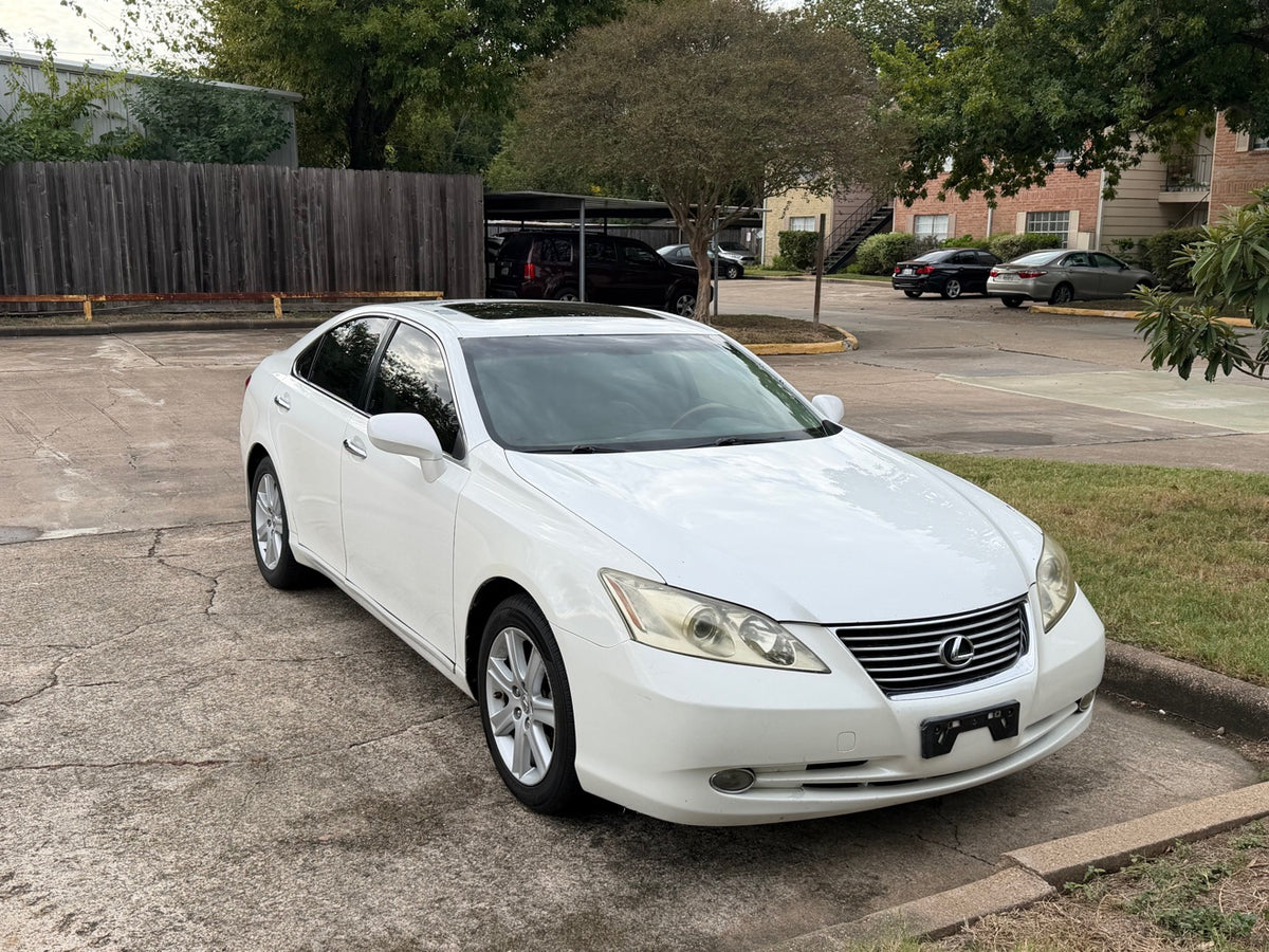 2008 Lexus ES 350 front right view
