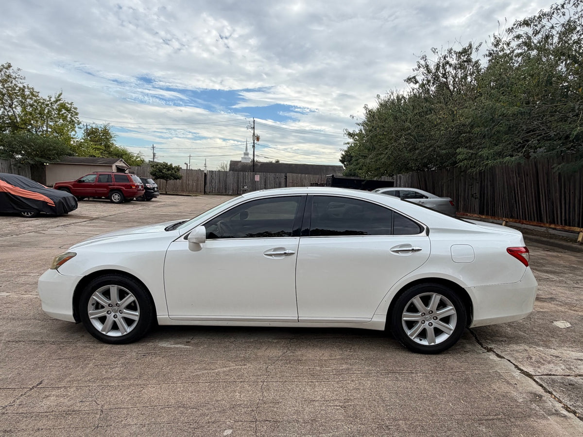 2008 Lexus ES 350 left side view