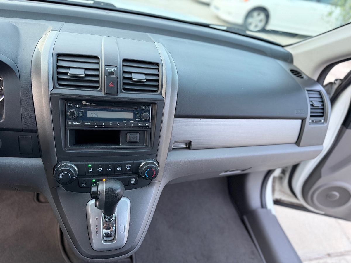 2011 Honda CR-V LX dashboard console