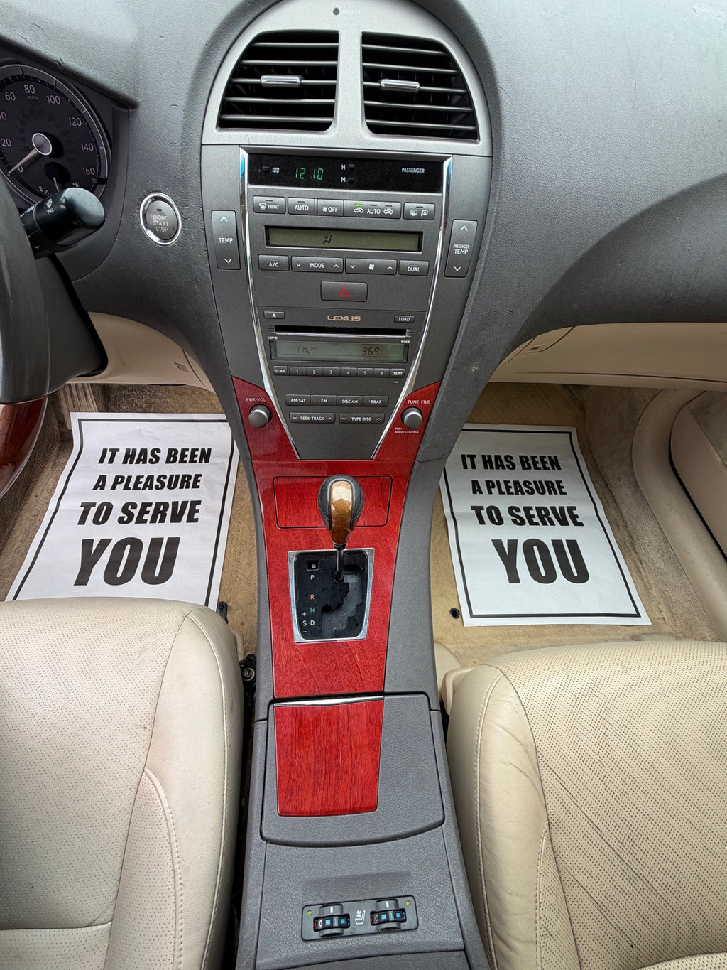 2008 Lexus ES 350 center console
