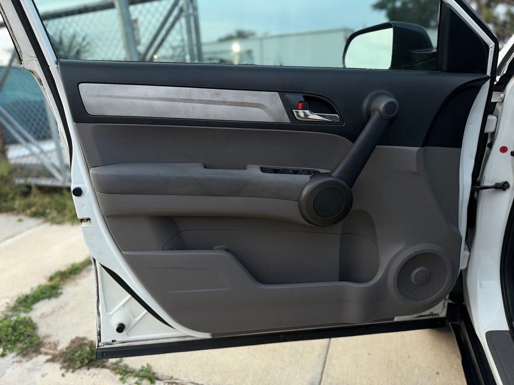 2011 Honda CR-V LX door panel