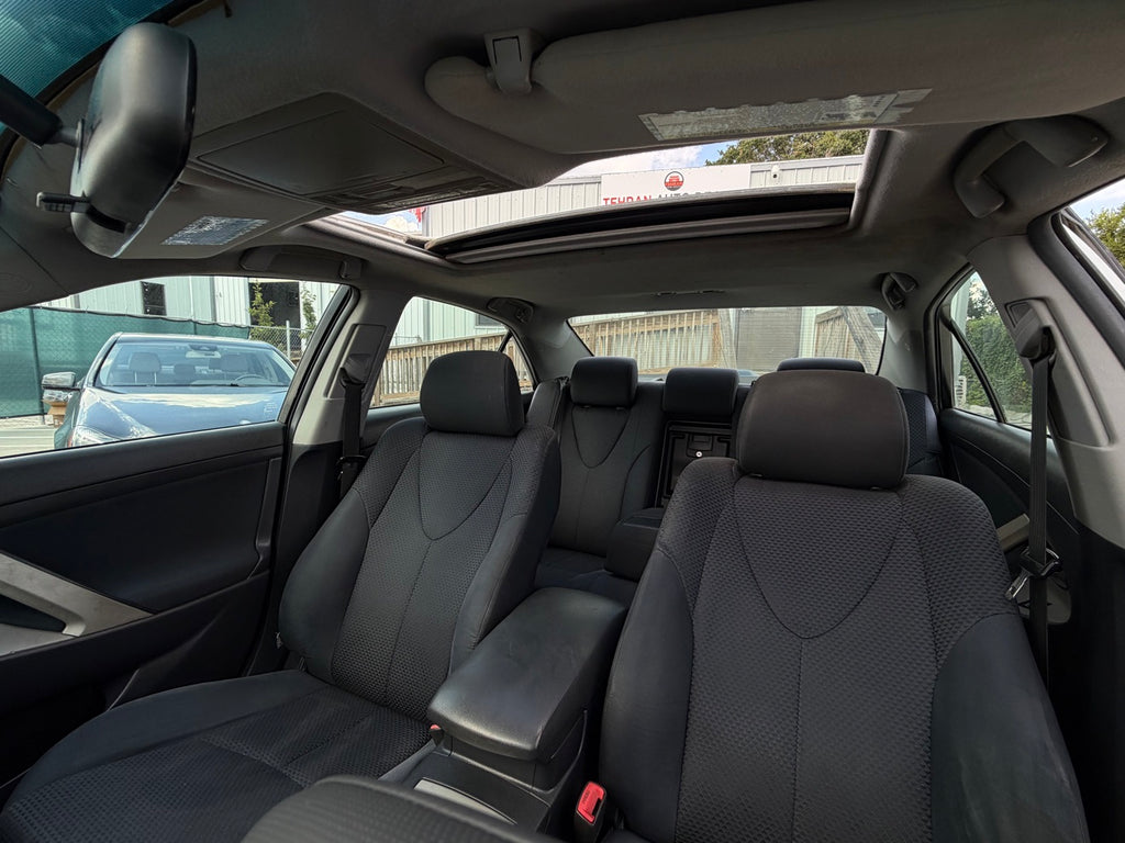 2011 Toyota Camry SE front seats