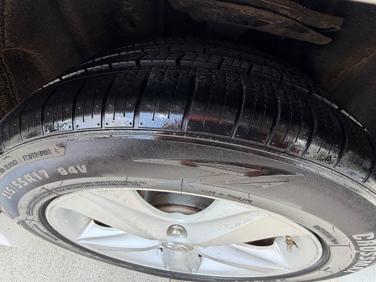 2011 Toyota Camry SE tire