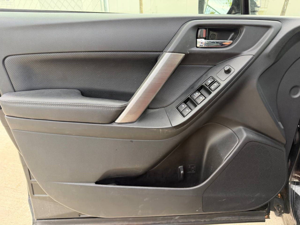 2014 Subaru Forester door panel